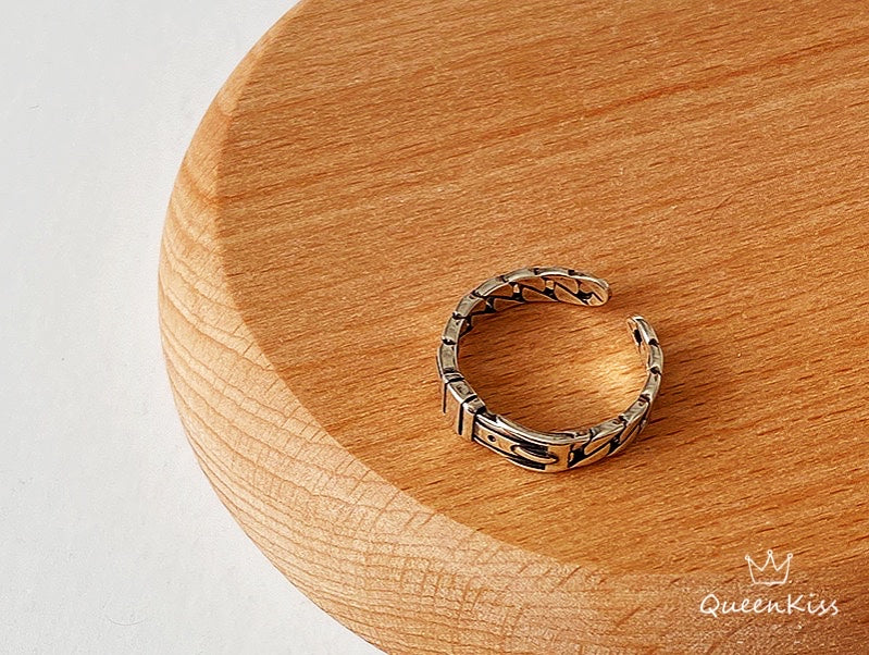 Vintage Quirky Cool Adjustable Silver Ring Belt -- Simply the Best
