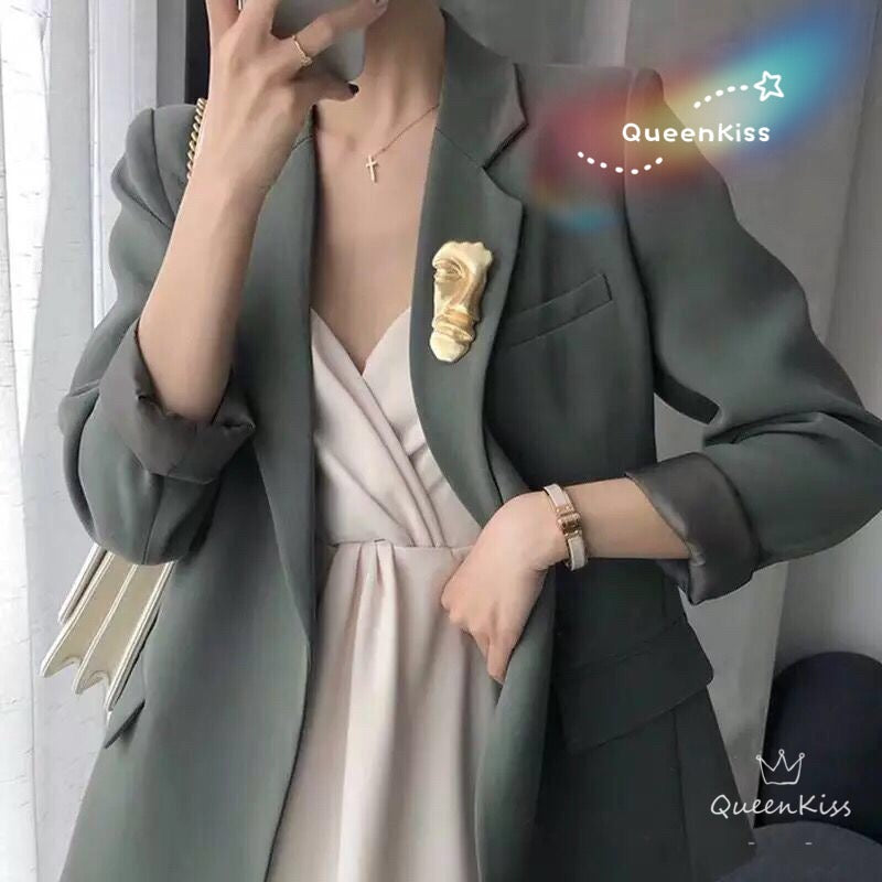 Gorgeous Brooches Gold Face Artist Gift for Her, Mother, Kid, Sister, Good Friends