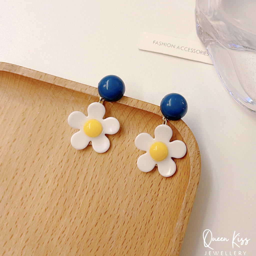 Cute Light Trendy Adorable White Flowers Blue and Yellow Earrings - White Flower!!