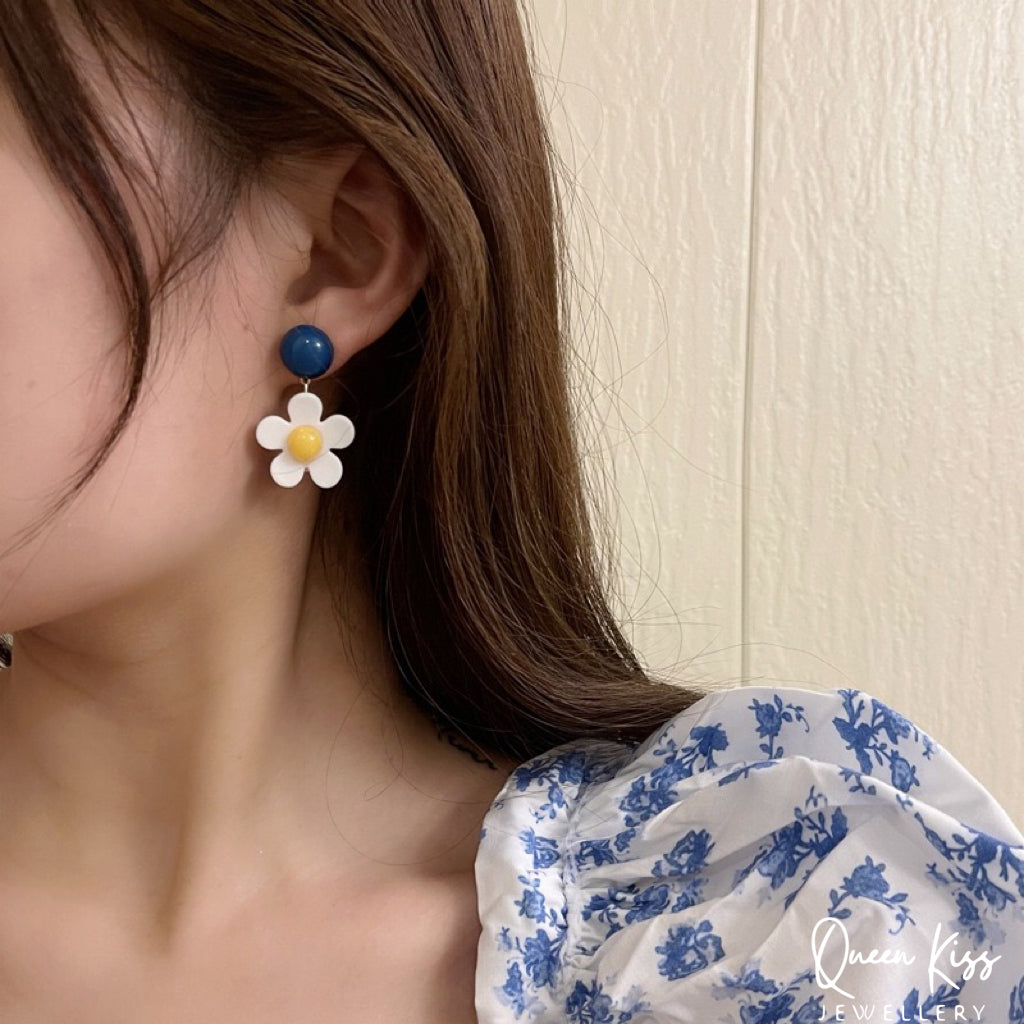 Cute Light Trendy Adorable White Flowers Blue and Yellow Earrings - White Flower!!