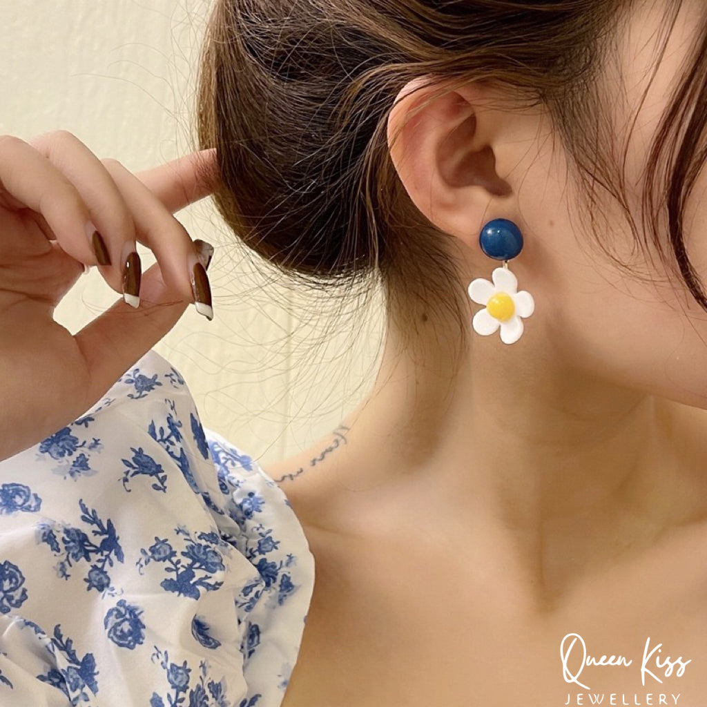 Cute Light Trendy Adorable White Flowers Blue and Yellow Earrings - White Flower!!