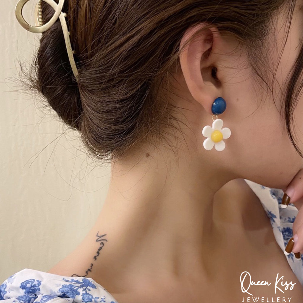 Cute Light Trendy Adorable White Flowers Blue and Yellow Earrings - White Flower!!