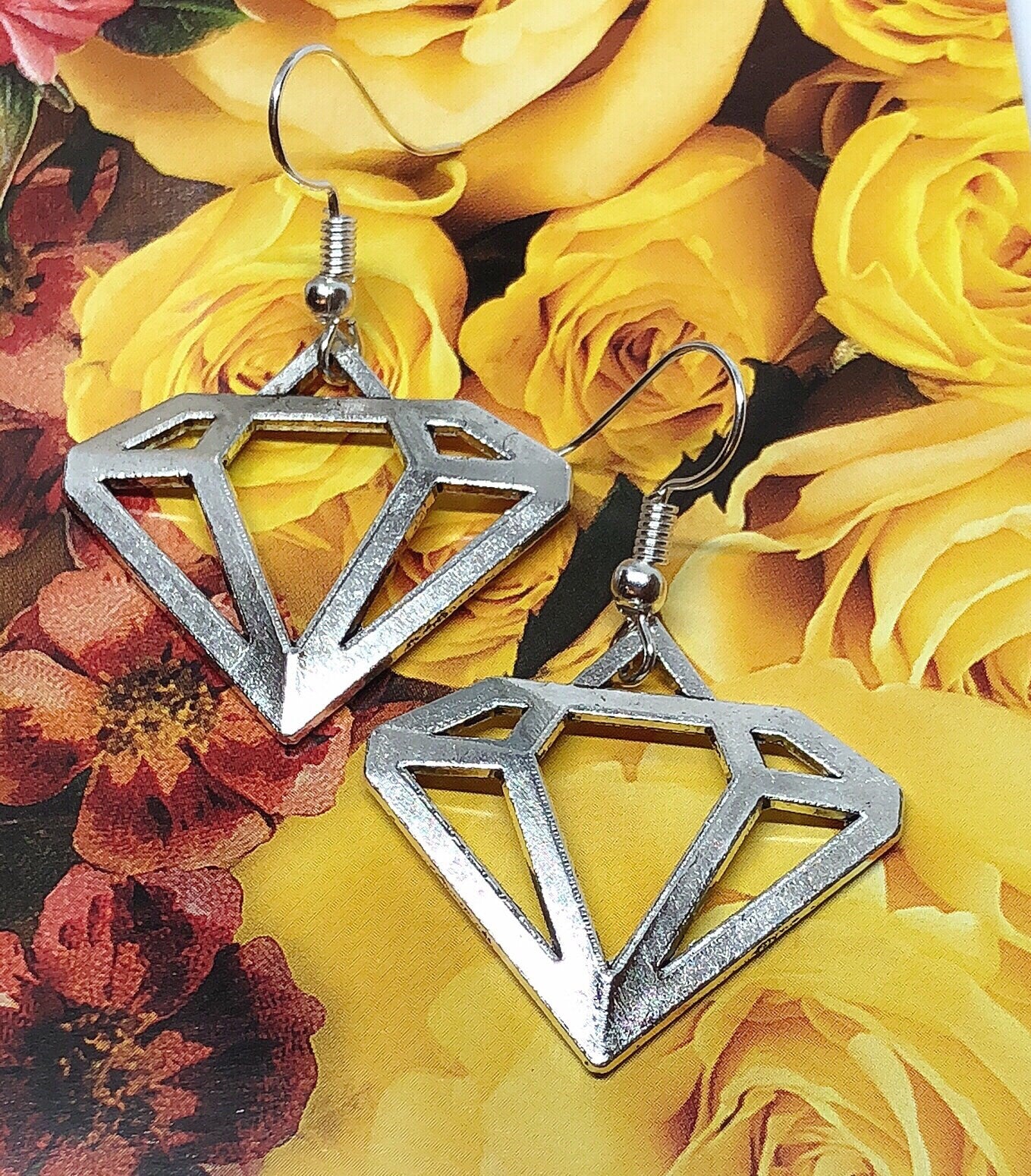 Sale!!! Cute Diamond Silver Earrings -- I'm loving it!!