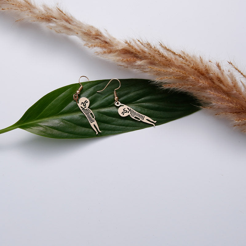 Lonely Planet Plated Rosegold Earring -- Hey Bro!!