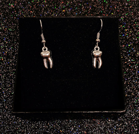 Sale!!! Lovely Teeth Silver Earrings -- Remember me!!
