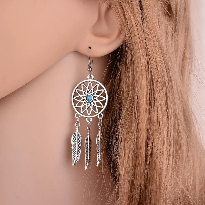 Vintage Dream Catcher Long Leaves Silver Green Earrings -- Dream Come True!!