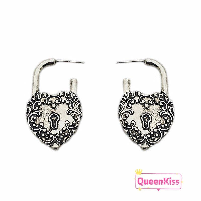 Art Piece Heart And Lock Silver Women Man Earrings -- Be wild!!