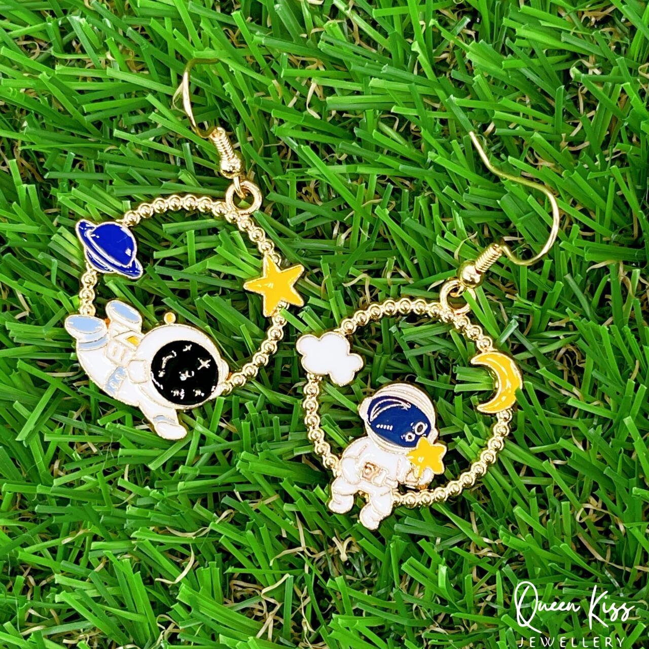 Super Cute Astronaut Spacemen Buddy Universe Traveller Earrings -- Viva Universe!!